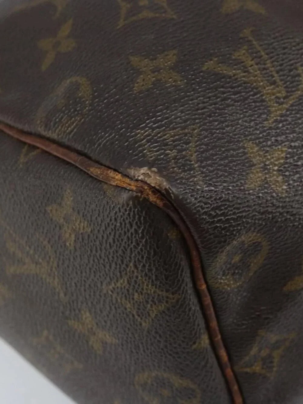 LOUIS VUITTON Monogram Speedy 25 Hand Bag - Picture 6 of 16